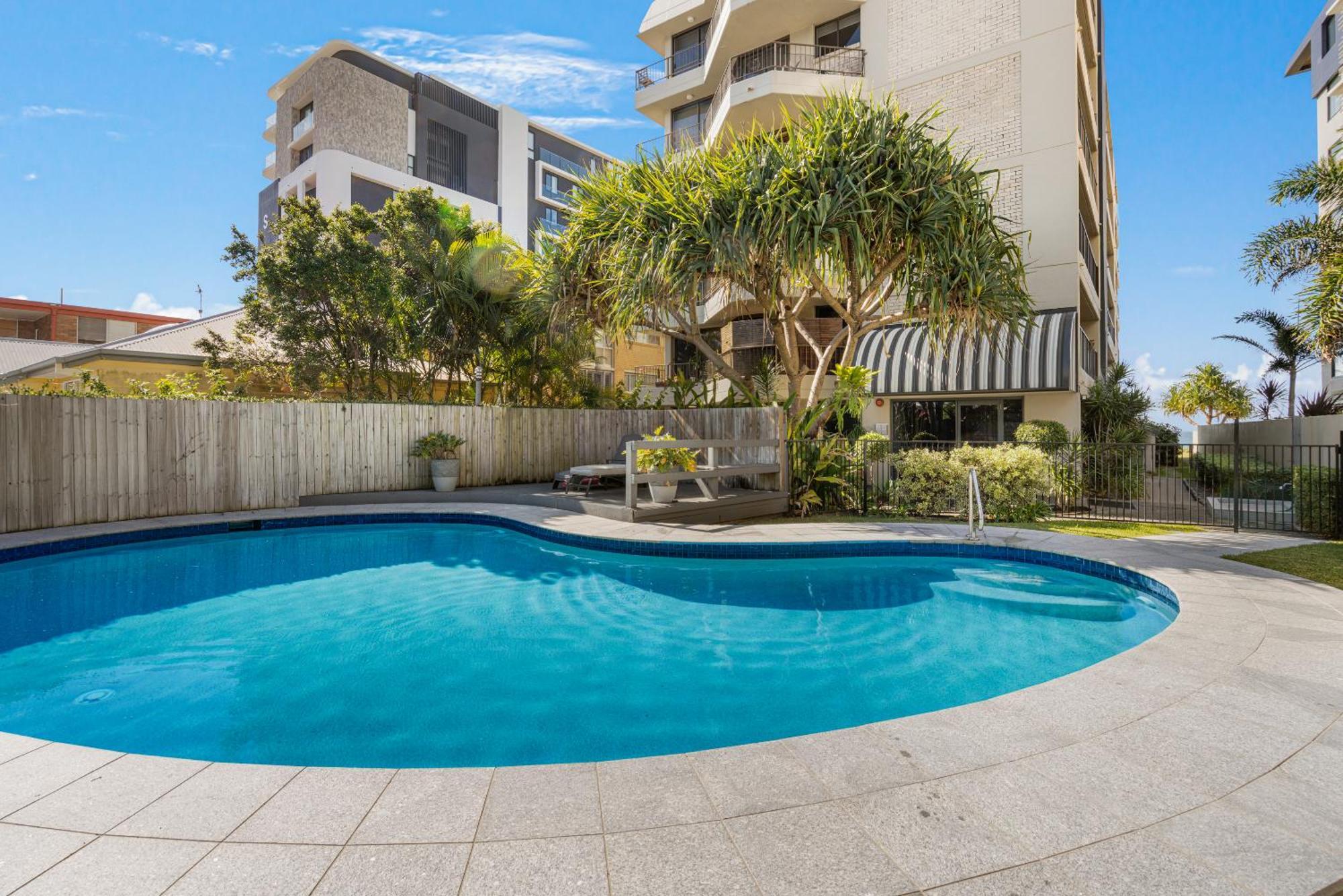 Surfside Court - Hosted By Burleigh Letting Lägenhet Guldkusten Exteriör bild